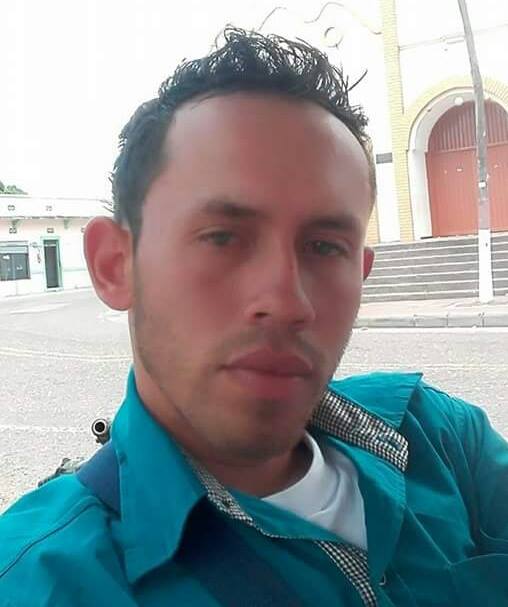 Acción solidaria de un conductor, le salvó la vida a motociclista 1