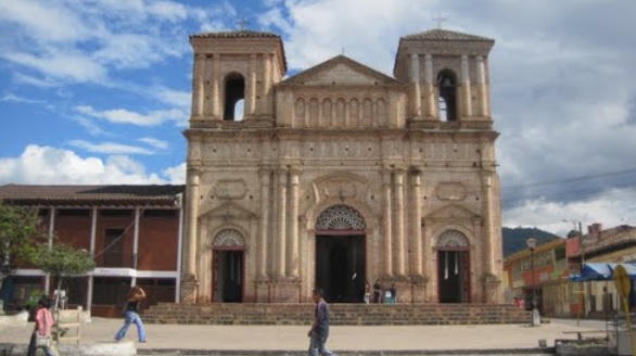 VIDEO: Hurtan elementos decorativos de la Iglesia El Rosario en Garzón 1