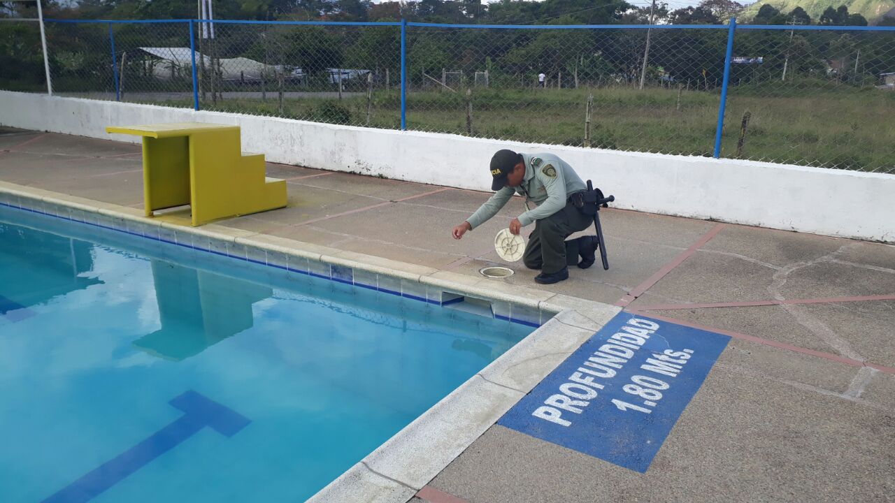 Policía de Turismo realiza control y seguimiento a piscinas en Pitalito 3
