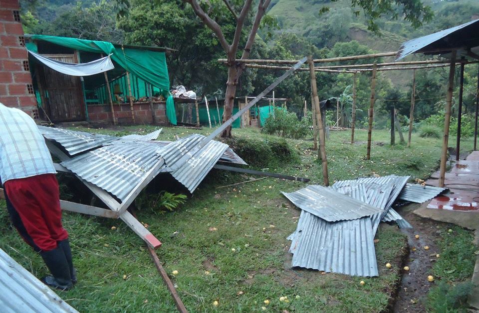 Enviarán apoyos a familias damnificadas por fuerte vendaval en vereda de Teruel 3