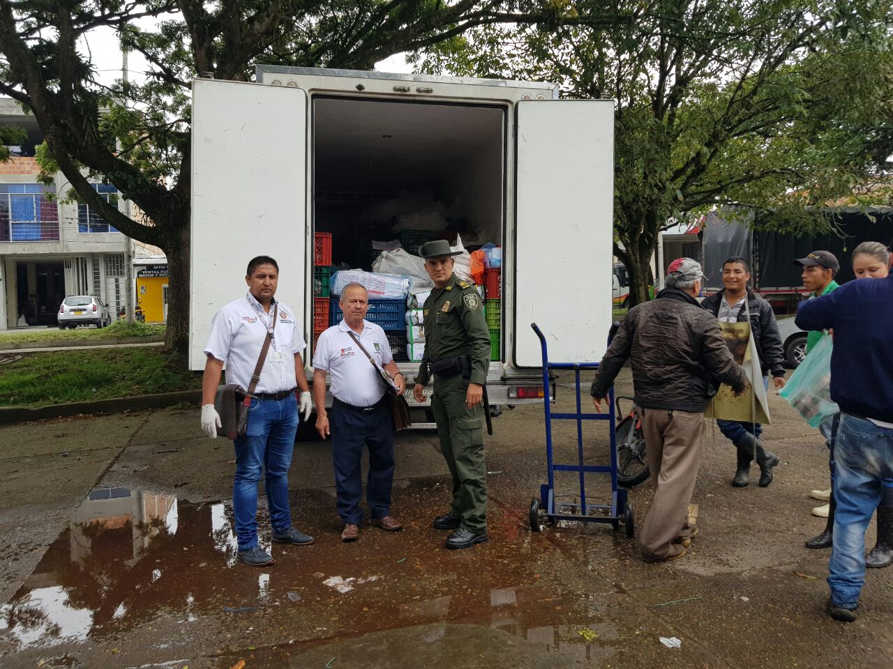 Inspección, vigilancia y control a la venta de pescado en Pitalito 4