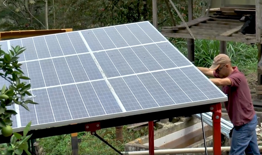 Instalan tarabita solar, innovador medio de transporte en vereda de Gigante 3