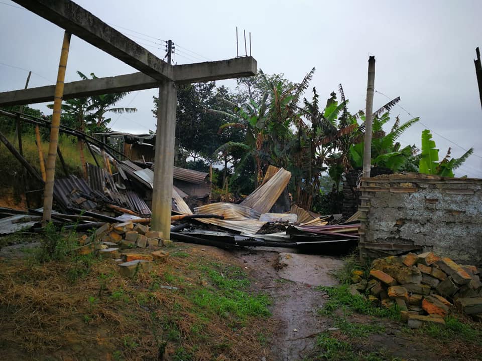 Humilde familia lo perdió todo tras incendio en Acevedo 1
