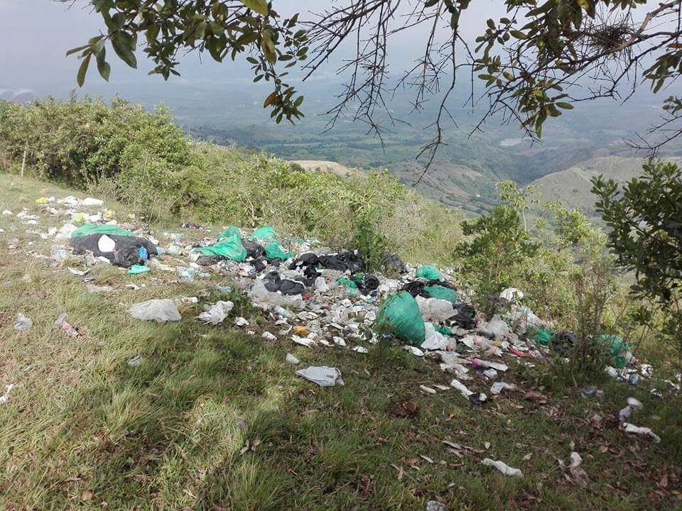 Así quedó el cerro de peregrinación Monserrate de Garzón, luego de la Semana Santa 2