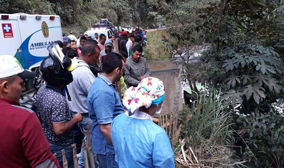 Tragedia en Guadalupe por accidente de tránsito en la vía hacia Florencia 3