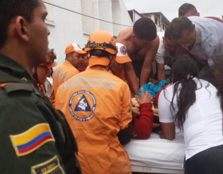 Tragedia en vereda de Suaza dejó diez personas heridas y dos muertos 4