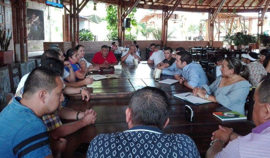 Por crisis vial, camioneros taponarían vías de ingreso y salida al sur del Huila 3