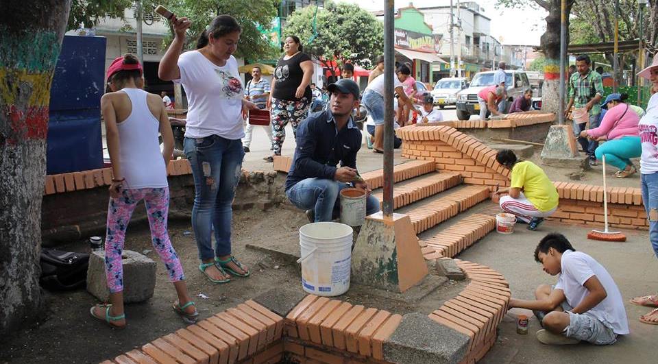 Beneficiarias de Más Familias en Acción en Algeciras realizaron labores de ornato urbano 2