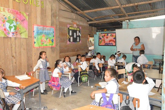 Comunidad educativa de Santa Rita en Aipe, inició cese de actividades 5