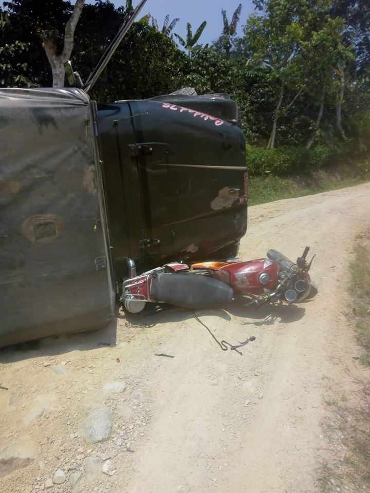 Motociclista se salvó de morir aplastado por un campero en Acevedo 2