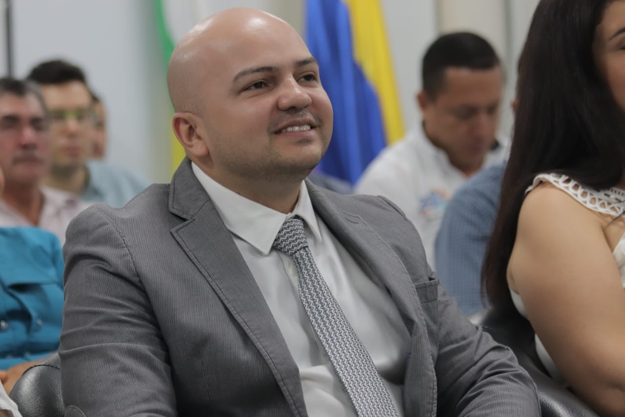 Elías Bermeo, de “cura Youtuber” a Secretario de Educación de Pitalito 5
