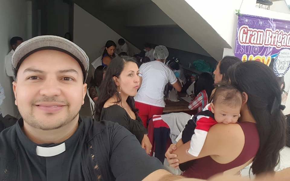 Elías Bermeo, de “cura Youtuber” a Secretario de Educación de Pitalito 4