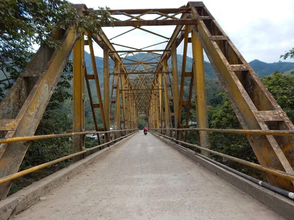 Tras quejas de la comunidad, consorcio vial realiza mantenimiento al puente de Oritogüaz 7