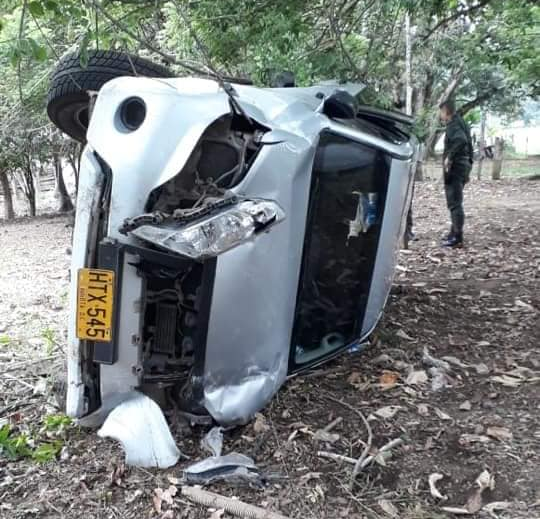 Ganadero de Pitalito y sus dos escoltas, se accidentaron en el Caquetá 2