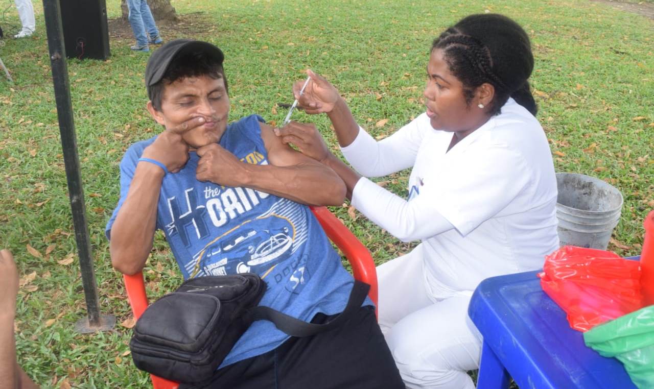 Jornada de atención médica con habitantes de calle en Neiva 1