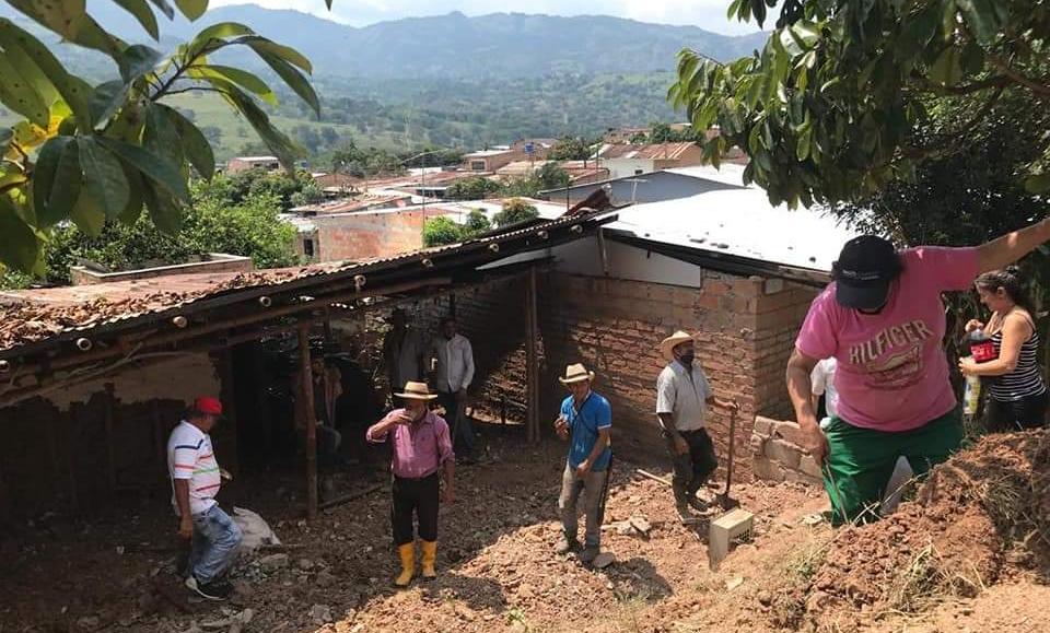 Claman solidaridad para una adulta mayor y su hijo discapacitado en Timaná 7
