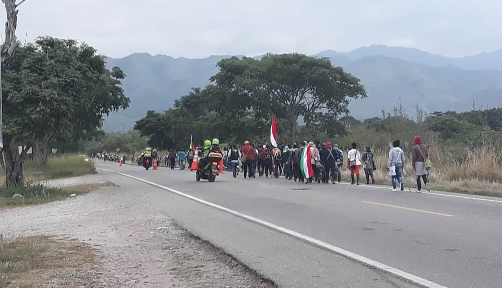 Manifestantes indígenas taponaron la vía nacional en Hobo 4