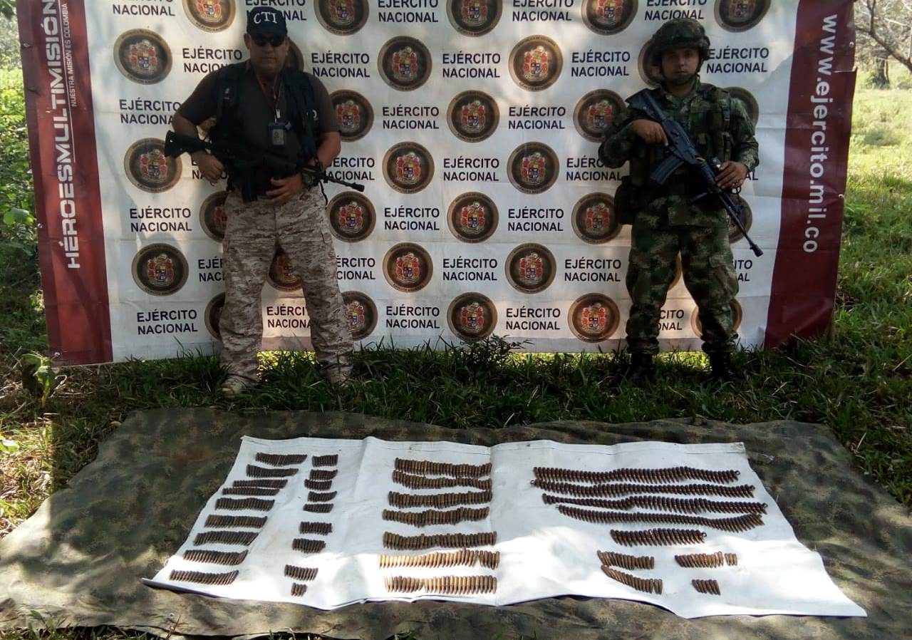 Incautan material de guerra y explosivos en el oriente y norte de Huila 3