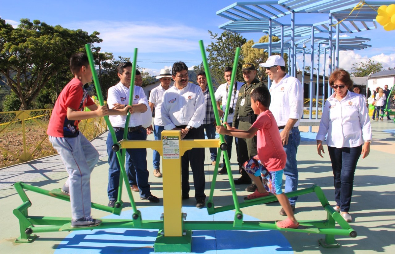 Entrega de 21 nuevos parques biosaludables en municipios del Huila 4