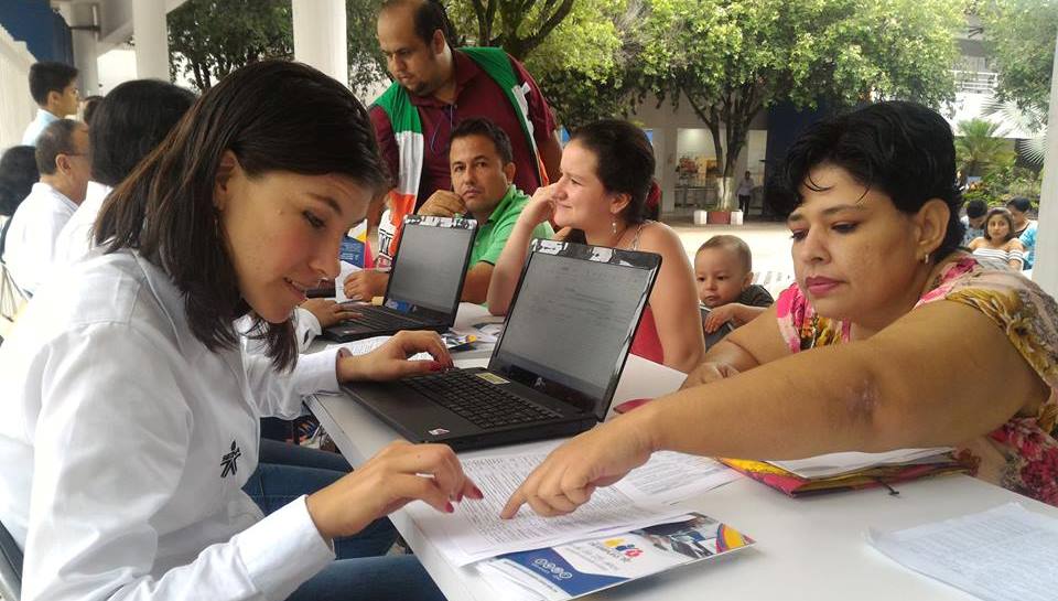 Abren 300 oportunidades laborales para las mujeres huilenses 1