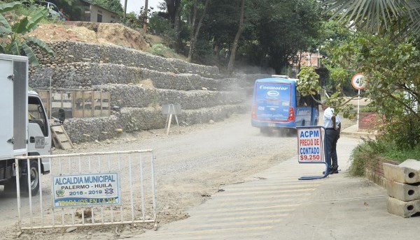 Denuncian graves daños viales en la zona de ingreso a Palermo 2