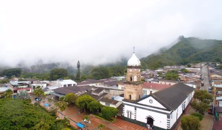 Expectativa por adquisición de nueva ambulancia para el hospital de Iquira 1