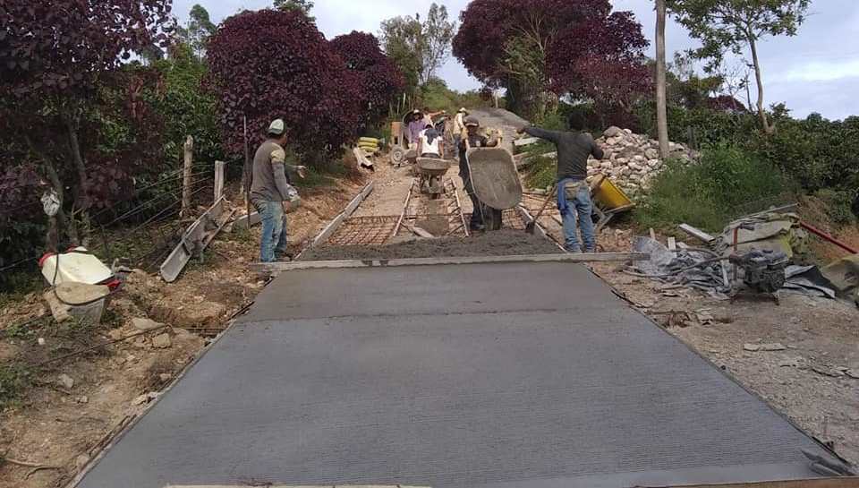 Positivo avance en obras de pavimentación rural en Elías 1
