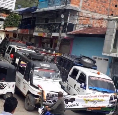 Protestan en Santa María contra el transporte público ilegal 1