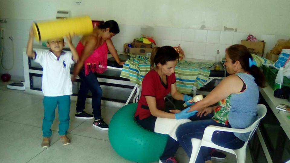 Garantizan servicio terapéutico gratuito para la población discapacitada en Tarqui 2