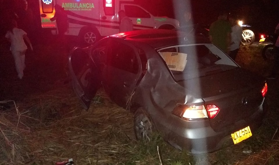 Accidente en la vía Neiva-Campoalegre dejó tres jóvenes heridos 1