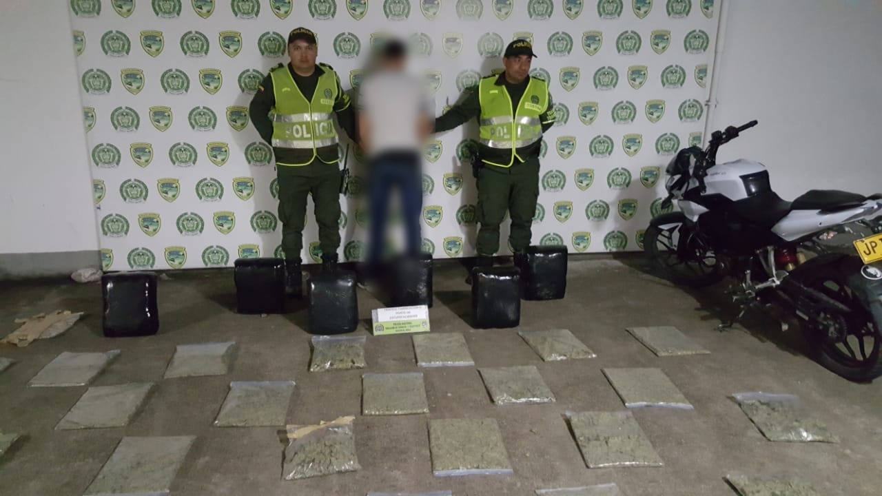 Capturan adolescente transportando 44 kilogramos de marihuana 1