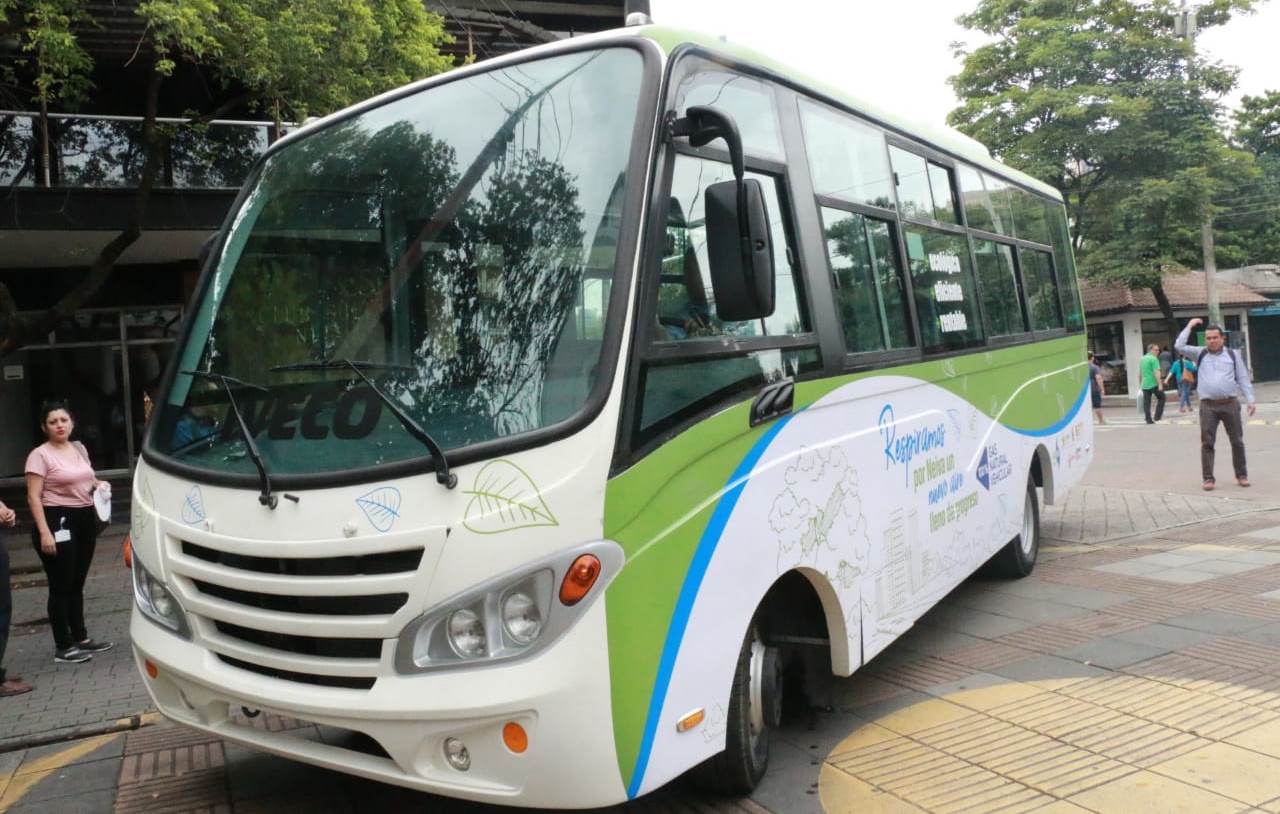 Presentan primer bus colectivo a gas para transporte de pasajeros en Neiva 3