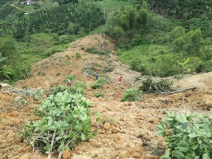 Emergencia en San Adolfo Acevedo por inmenso deslizamiento de tierra 2
