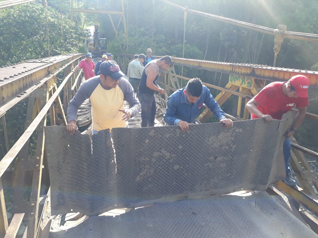 Minga comunitaria para mejorar el puente entre Pitalito y La Laguna 2