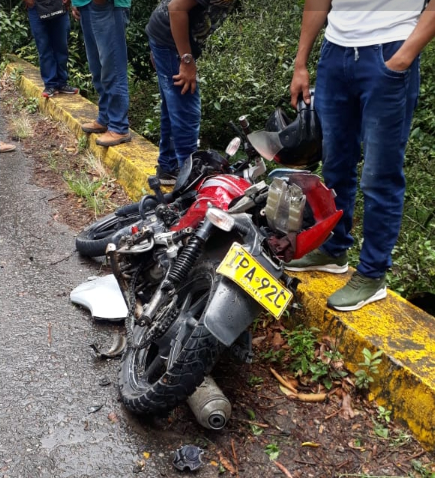 Hombre gravemente herido al accidentarse en la vía Pitalito-Timaná 3