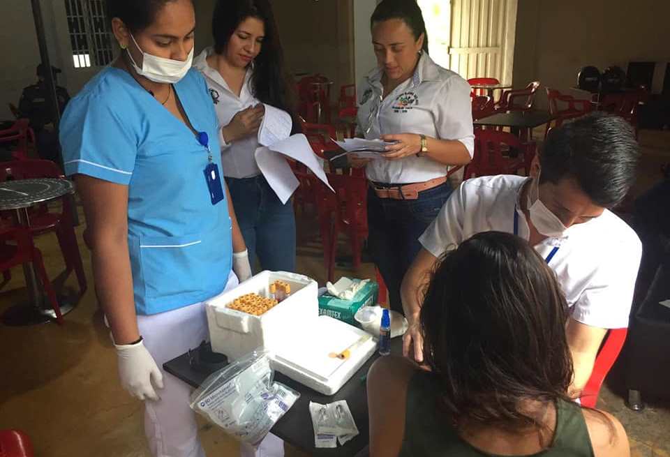 Pruebas para detección del VIH se realizan a trabajadoras sexuales en Suaza 1