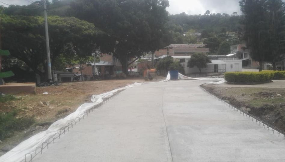 Satisfacción en Oporapa por avance en obras de pavimentación urbana 3