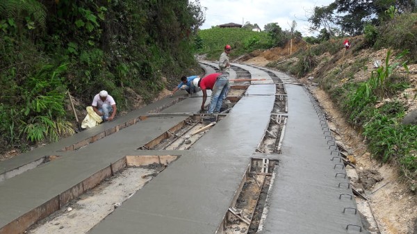 Pavimentarán diez nuevos tramos con placa-huella en Tarqui 1