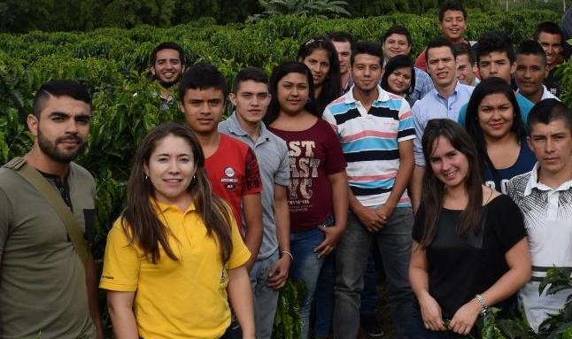 Jóvenes cafeteros convocados a postular ideas de emprendimiento 3