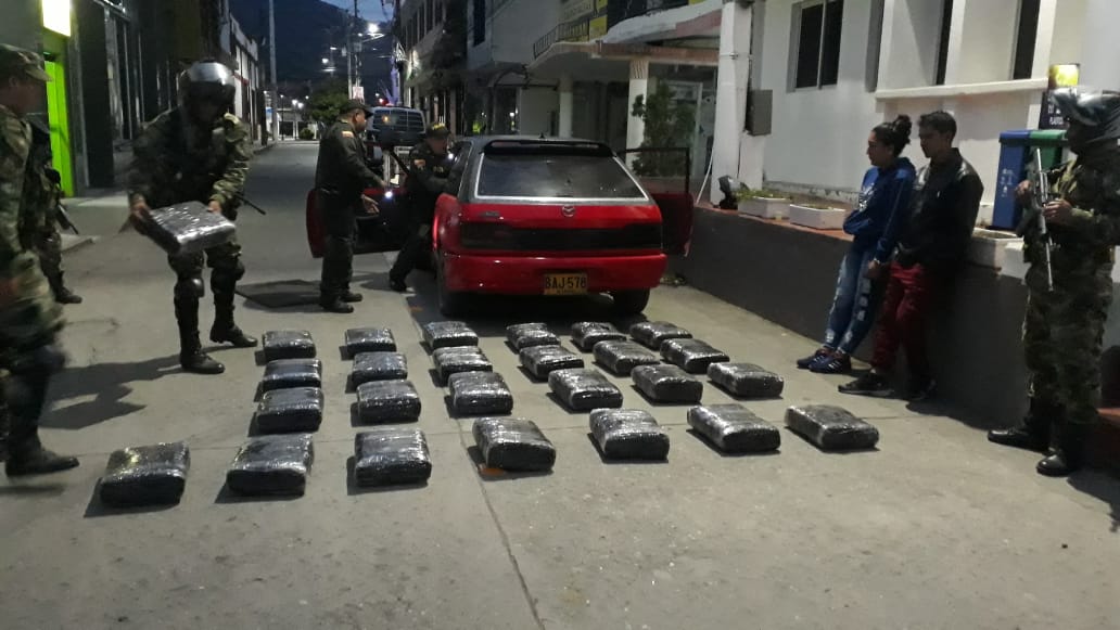 Autoridades incautaron 175 kilogramos de marihuana en las vías del Huila 3
