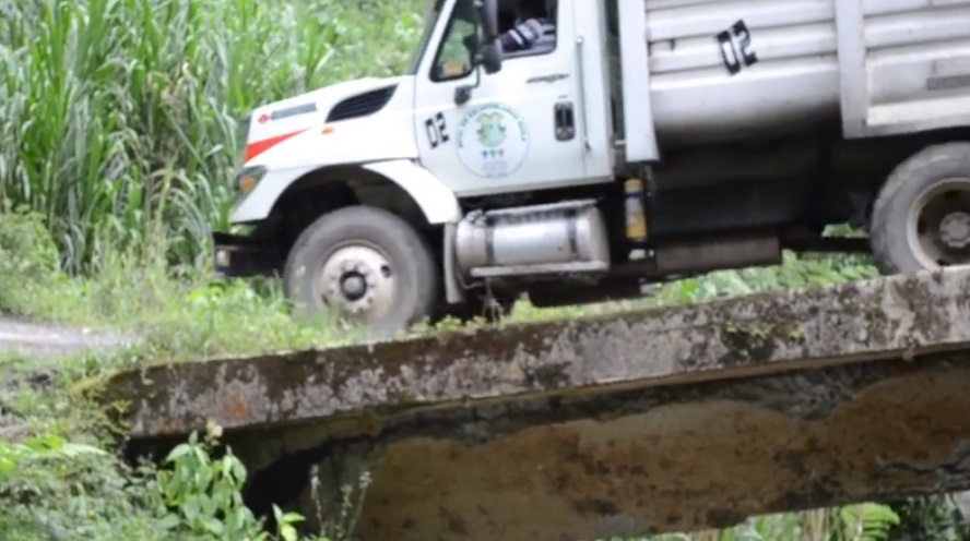 Intensas labores de recuperación y mantenimiento vial en Saladoblanco 4
