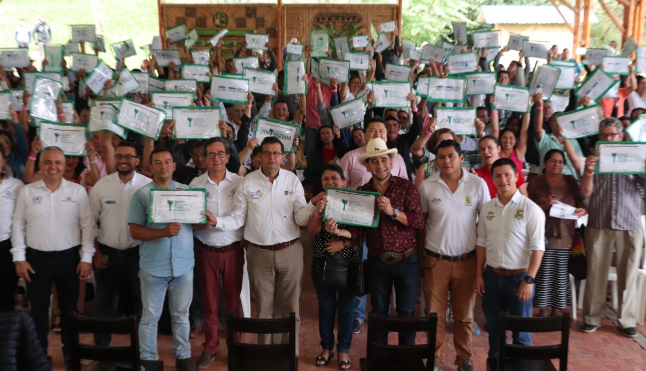 Entregados títulos de propiedad a 207 familias rurales surhuilenses 2