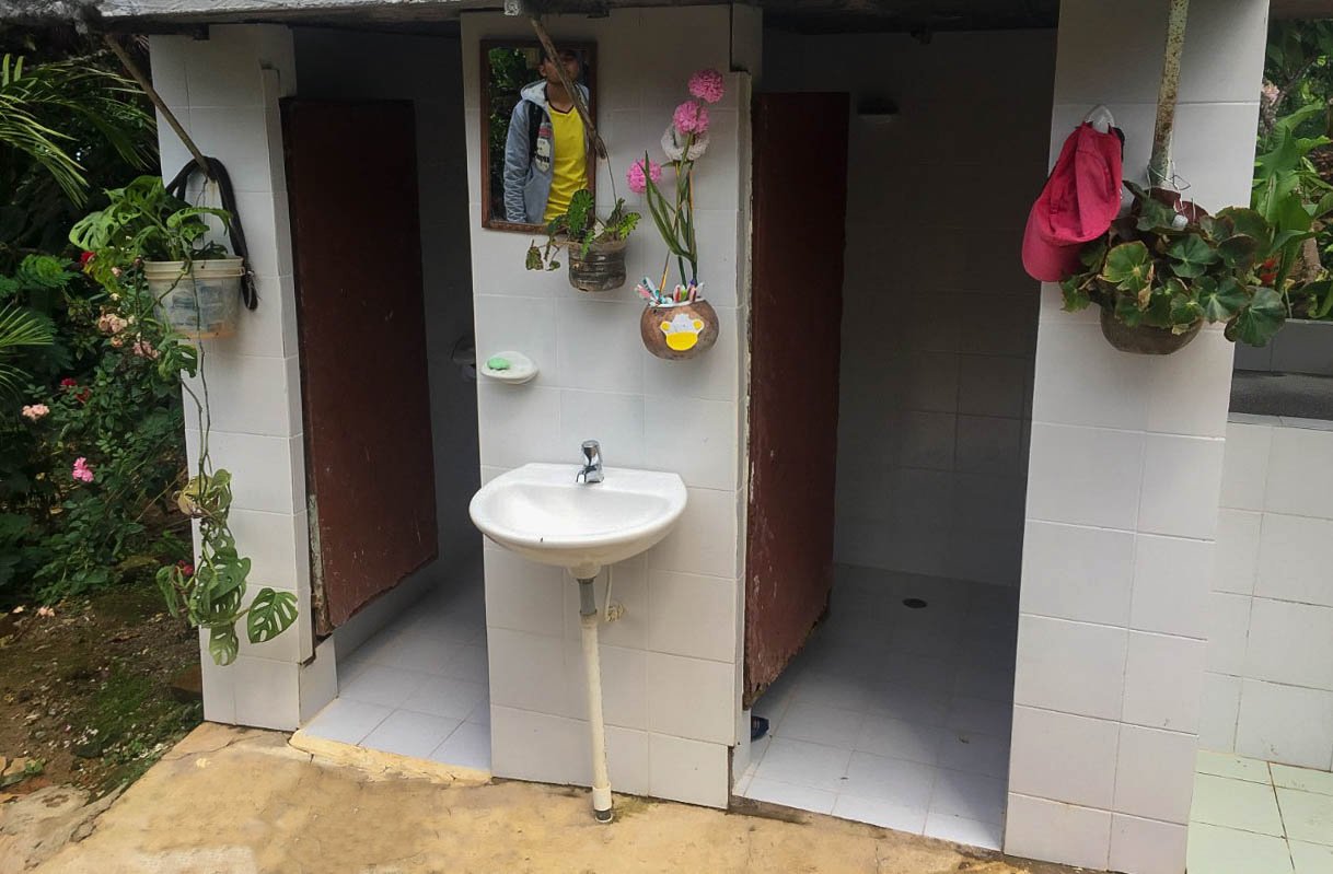 Obras de saneamiento básico en comunidades rurales de Baraya 1