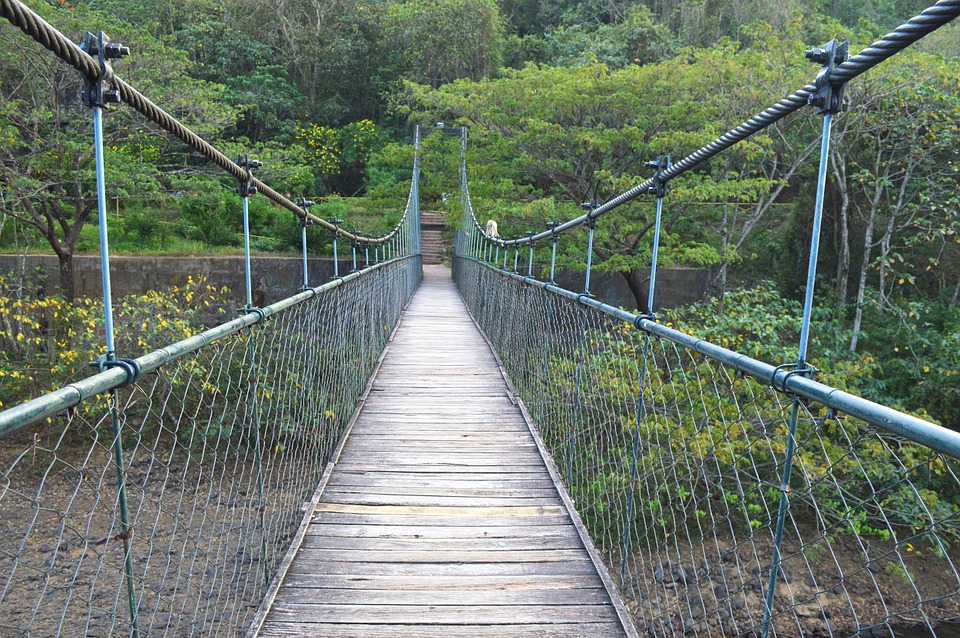 Nuevo puente peatonal para alumnos en escuela rural de La Argentina 1