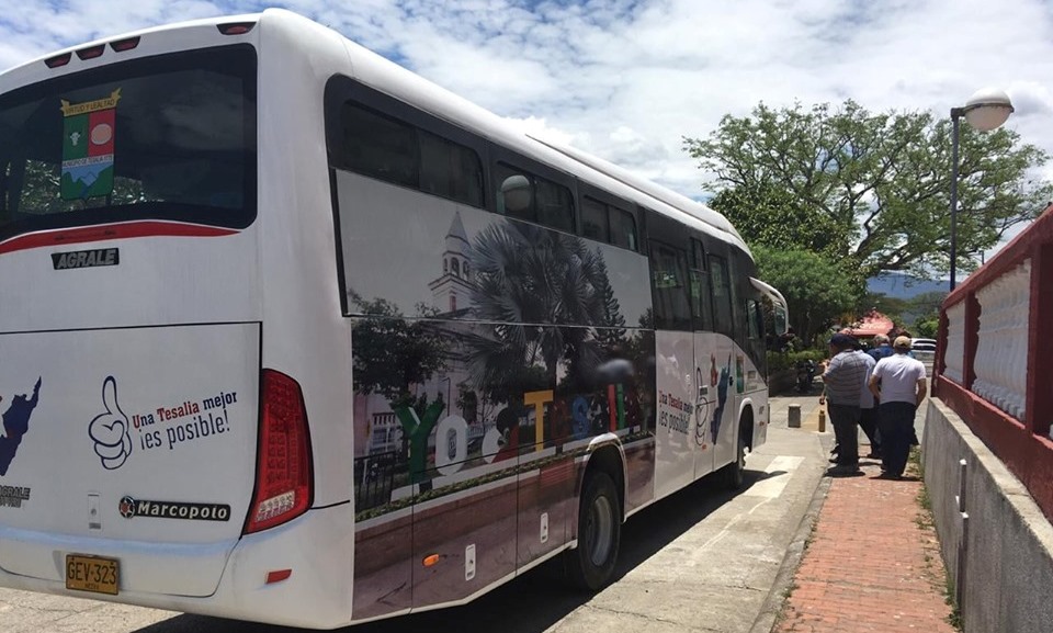Bus para transporte escolar fue entregado a la comunidad de Tesalia 3