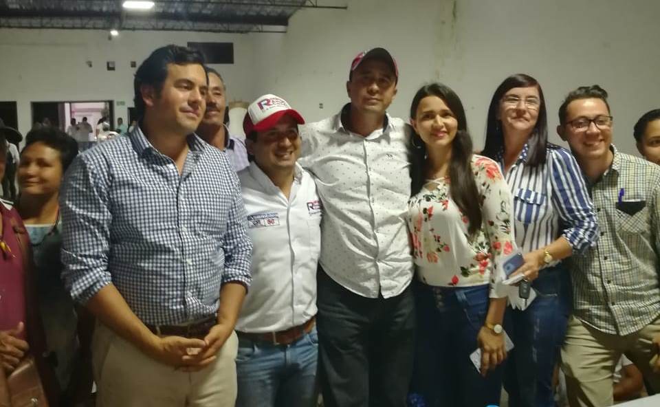 Froilán Hernando Cabrera Campo recibe masivos apoyos en Suaza 3