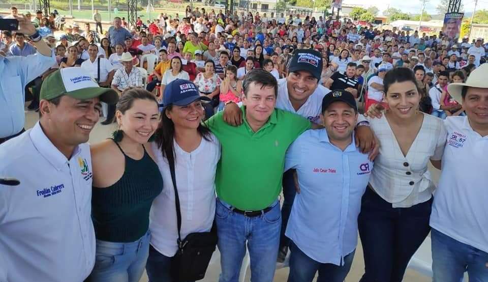 Froilán Hernando Cabrera Campo recibe masivos apoyos en Suaza 5
