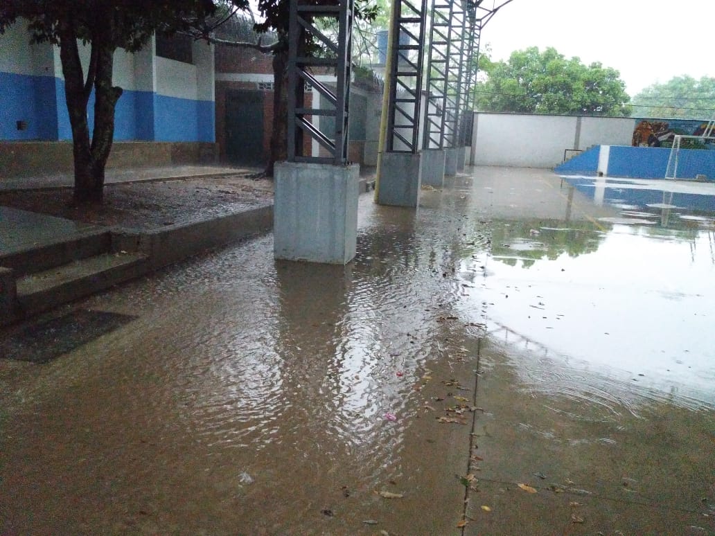 Lluvias causan estragos en institución educativa de Hobo 3