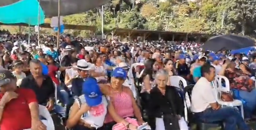 Gran evento político consolida a Marcos Molina en Oporapa 1
