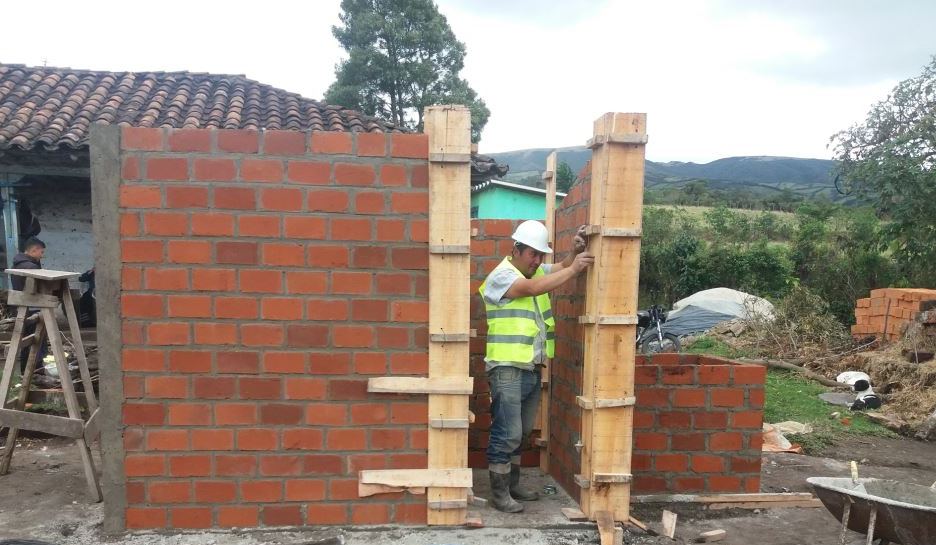 Obras de saneamiento básico en la cuenca de la quebrada Garzón 1